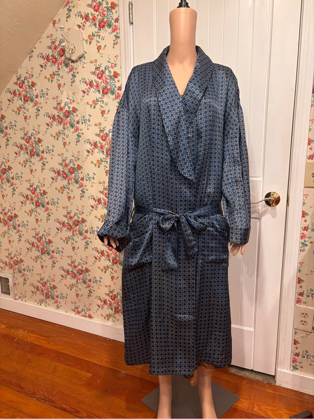 Perry Ellis 100% Silk Men’s Robe Geometric Print Smoking Jacket Loungewear L/XL